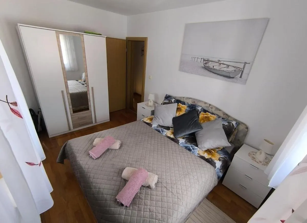 Apartment Leon Traù