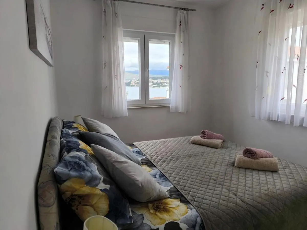 Apartment Leon Trogir